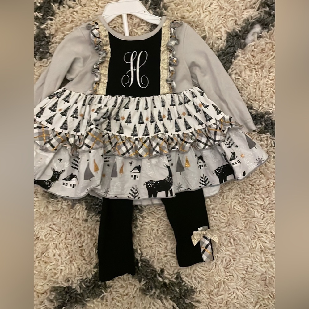 Ric rac and ruffles “h” outfit worn twice washed in dreft and laid flat to dry